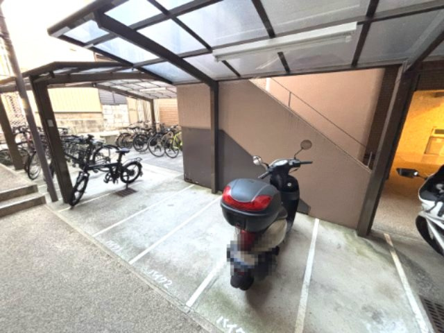サンパレス２１六甲Ⅱの駐車場