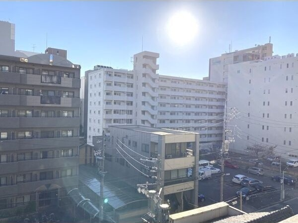 タカマツレジデンス鶴舞公園のバルコニー