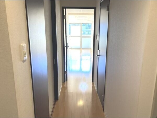 タカマツレジデンス鶴舞公園の玄関