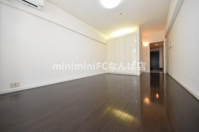 カイセイ阿波座の寝室|落ち着いた色調の寝室です