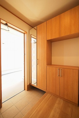 泉田岩佐様戸建の玄関