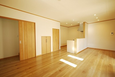 泉田岩佐様戸建の居間・リビング