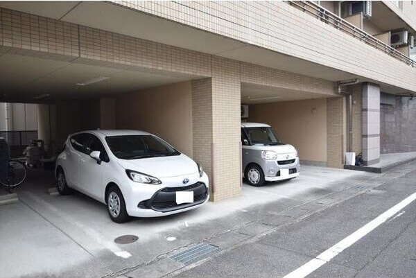 オーシャン三河豊田駅前の駐車場