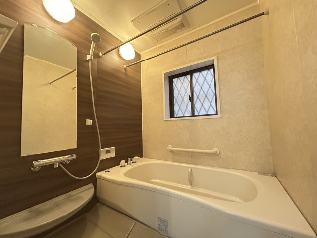 東大阪市新家西町中古戸建の浴室