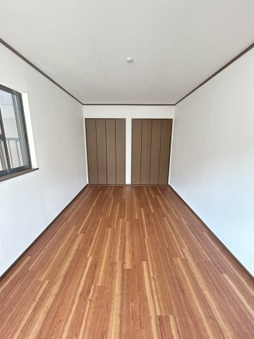 東大阪市新家西町中古戸建の洋室