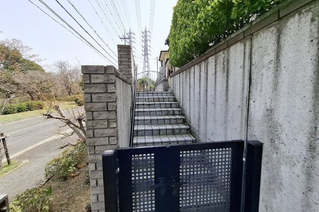 和泉市いぶき野３丁目の玄関|玄関アプローチ