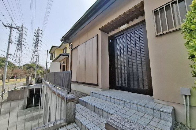 和泉市いぶき野３丁目の玄関|玄関アプローチ