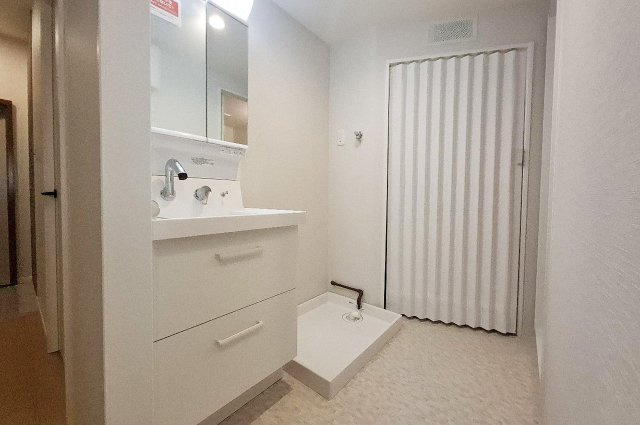 ローレルハイツ東天美の独立洗面台|洗面室：洗面化粧台新調