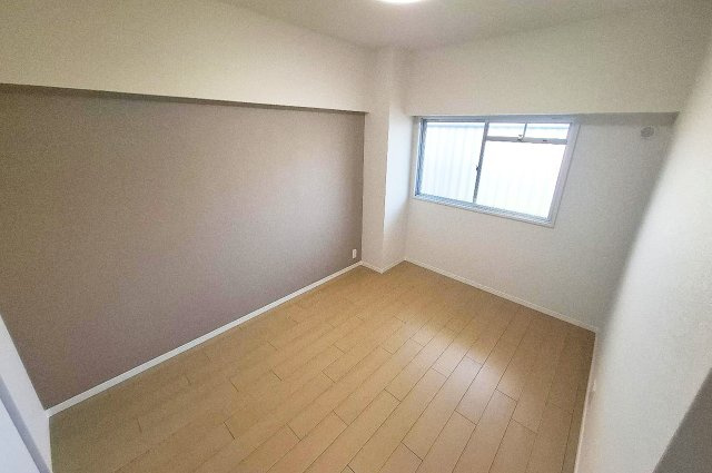 ローレルハイツ東天美の洋室|洋室1