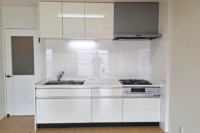 ローレルハイツ東天美のキッチン|キッチン：システムキッチン新調