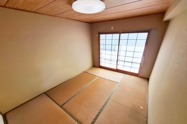 シャルマン・フジ久米田の和室|和室（照明器具撤去予定）