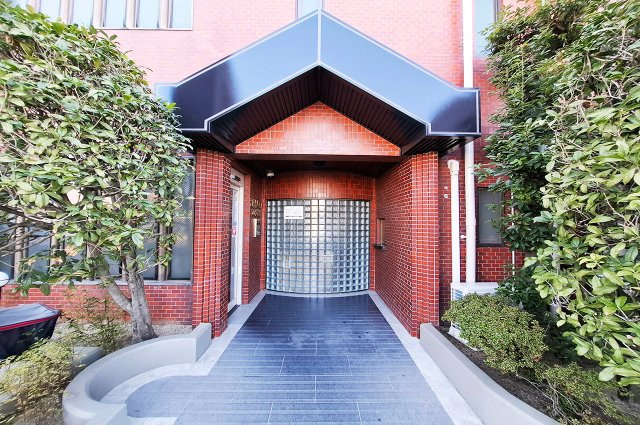 シャルマン・フジ久米田|エントランス