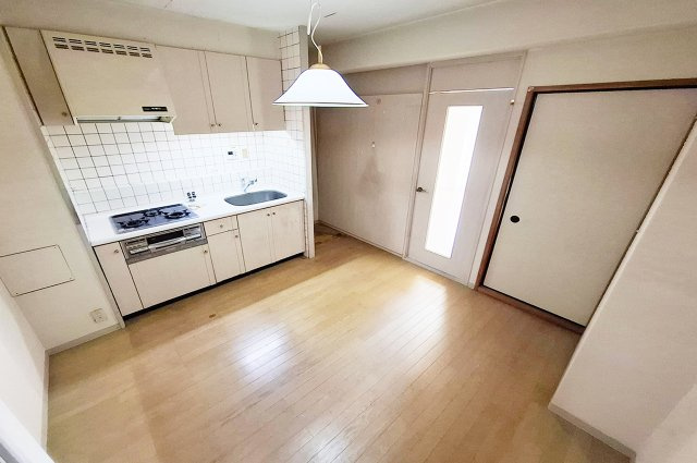 シャルマン・フジ久米田のキッチン|DK（照明器具撤去予定）