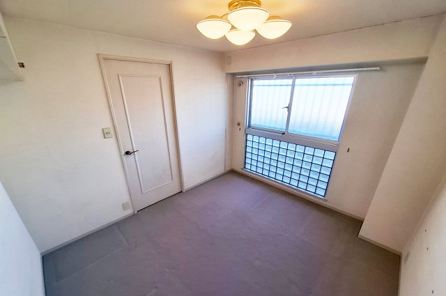 シャルマン・フジ久米田の洋室|洋室1（照明器具撤去予定）