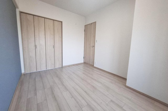 アンビエント金剛東ガーデンコートの寝室|洋室1