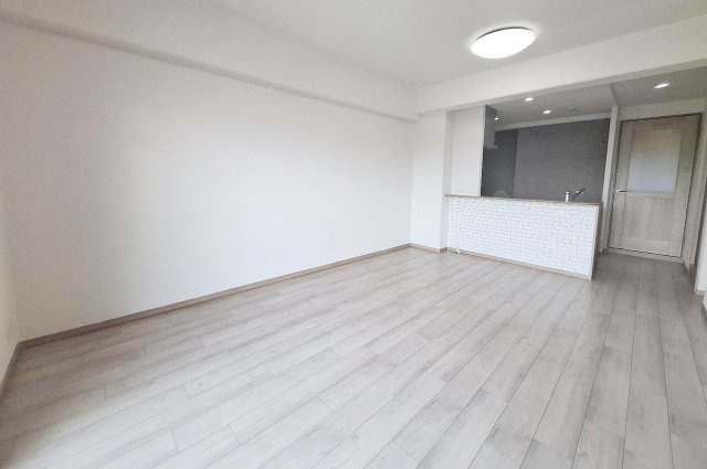 アンビエント金剛東ガーデンコートの居間・リビング|LDK