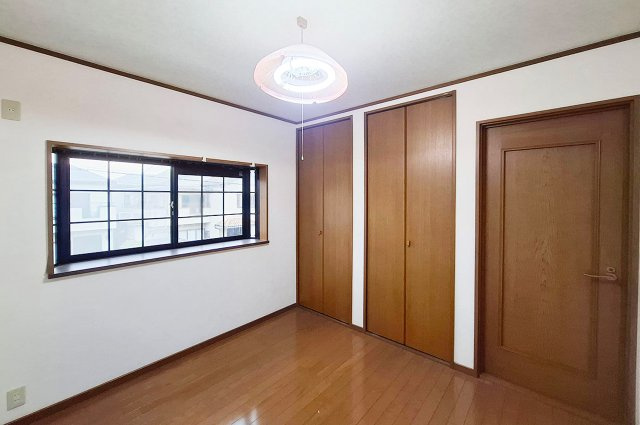 泉佐野市大西２丁目の中古一戸建の洋室|洋室1（照明器具撤去予定）