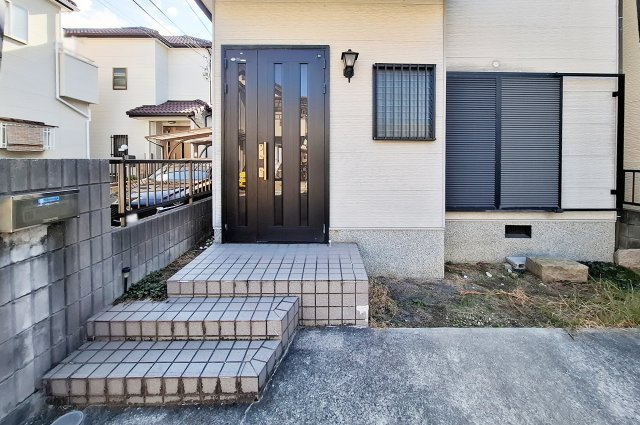 泉佐野市大西２丁目の中古一戸建のエントランス|玄関アプローチ