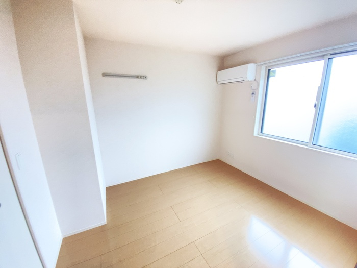 グランシャリオ須屋の洋室