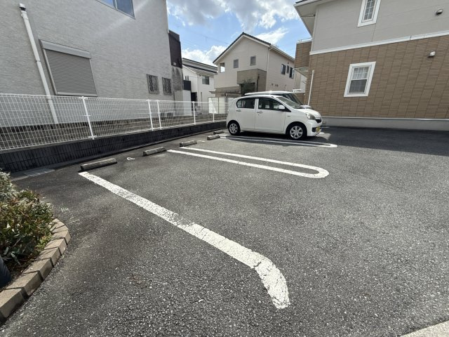 ピュールメゾンⅡの駐車場
