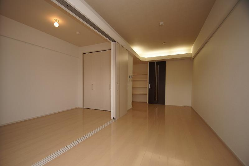 新品家具付きマンション住吉5(KaGood福岡)の居間・リビング|リビングです