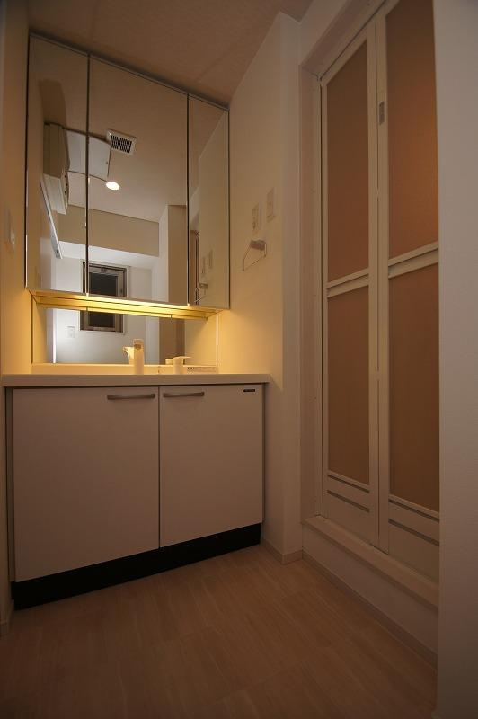 新品家具付きマンション住吉5(KaGood福岡)の独立洗面台|独立洗面台で身支度をすべて済ませてしまいましょう