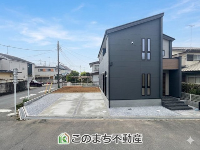 【駐車場】 | LiveleGarden.S幸手市千塚第2　1号棟 | 2台並列駐車が可能です（車種による）洗車も出来る余裕のあるスペースには、もちろん自転車の駐輪も可能！

