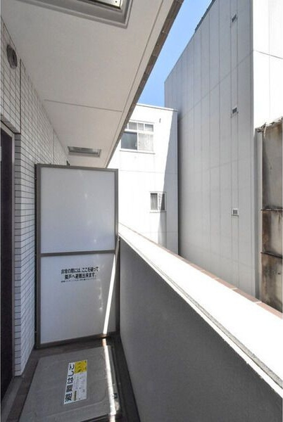 ディアレイシャス大須赤門通本町のバルコニー