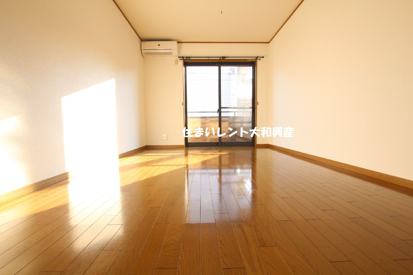 ハイツ大明の居間・リビング