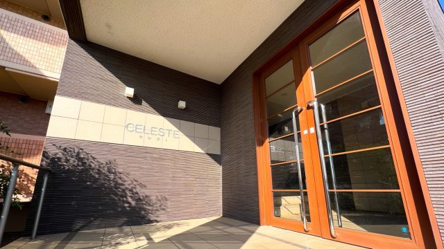 セレストの駐車場