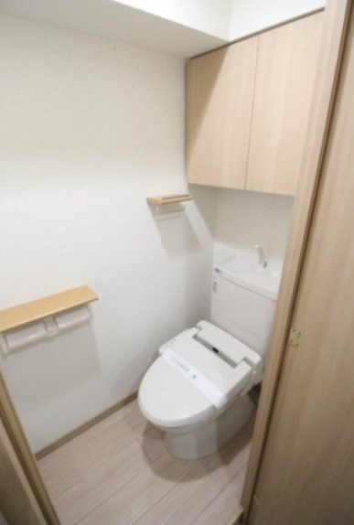 中野区丸山２丁目の賃貸マンションのトイレ