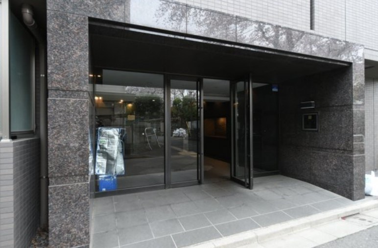 中野区丸山２丁目の賃貸マンションのエントランス