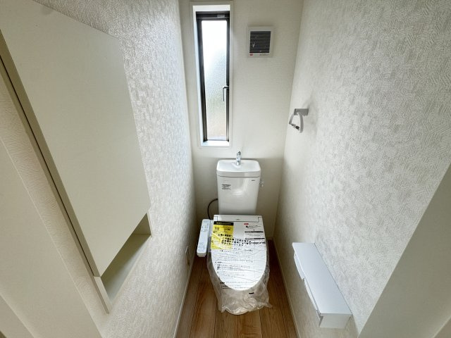 クレイドルガーデン前橋市朝倉町町第4　2号棟（平屋）のトイレ|トイレです。清潔感のある白を基調としています。
温水洗浄・便座暖房機能の付いた快適なトイレです☆