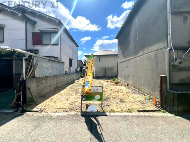 建築条件付き土地です。阪神本線「杭瀬」駅まで徒歩10分です。自由設計対応住宅につき、ライフスタイルに合わせてプランや仕様設備の変更・追加が可能です。