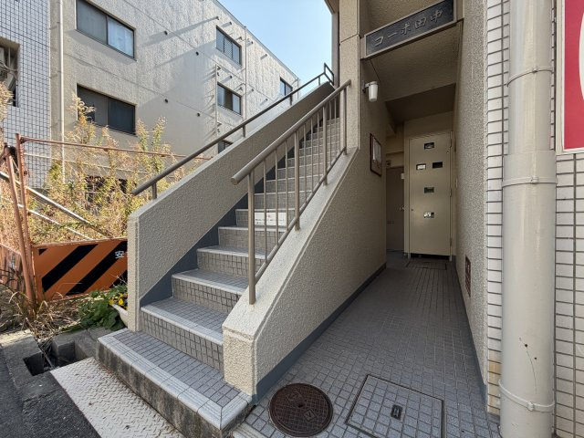 コーポ田中のエントランス