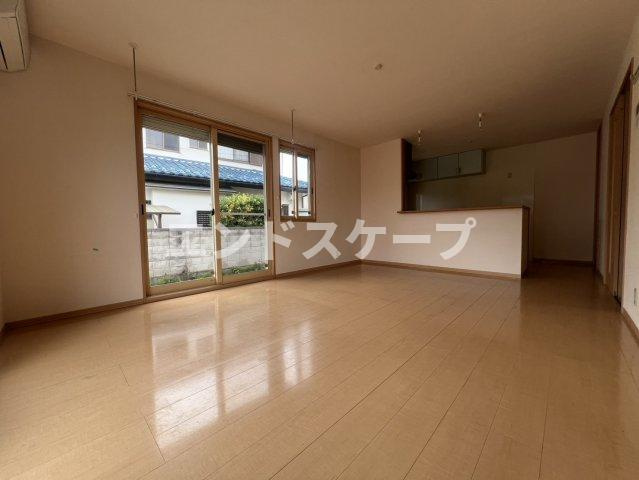 オーク　Ⅰの居間・リビング|高崎、前橋のお部屋探しはエンドスケープまで！お客様の理想お聞かせ下さい♪