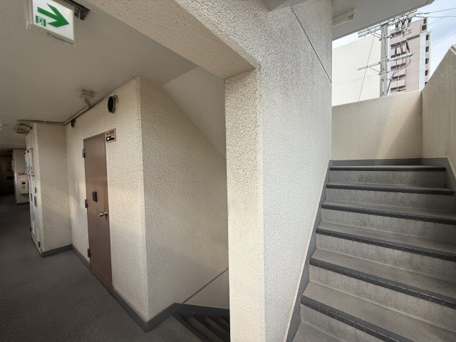 美里マンションのエントランス