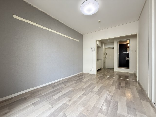 美里マンションの洋室