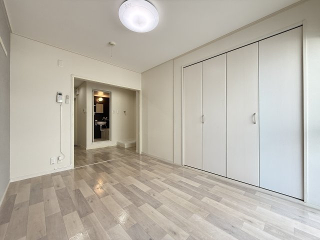 美里マンションの寝室