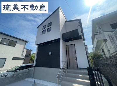 【外観】 | 南城市知念安座真3期（全3棟）1号棟 | 1号棟　並列駐車2台完備♪