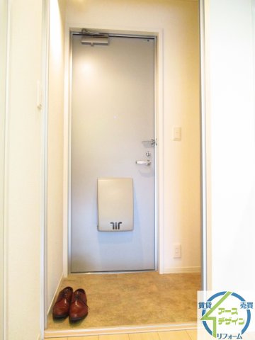 プール・トゥー・ジュールの玄関|※類似部屋