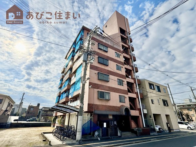 シャトル山之内の外観