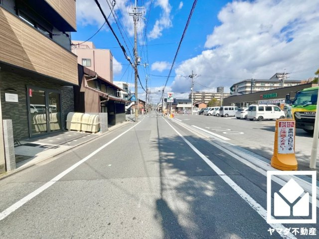 伏見区深草北鍵屋町の前面道路含む現地写真
