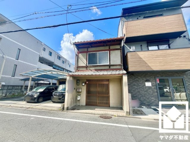 伏見区深草北鍵屋町の外観
