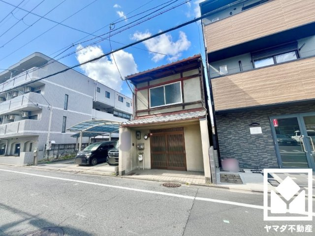 伏見区深草北鍵屋町の外観