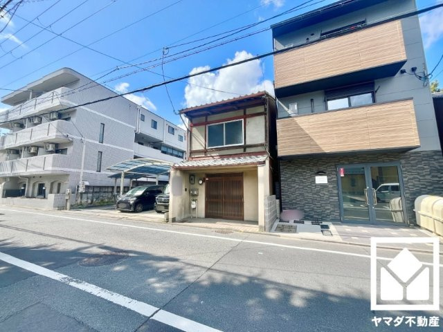 伏見区深草北鍵屋町の外観