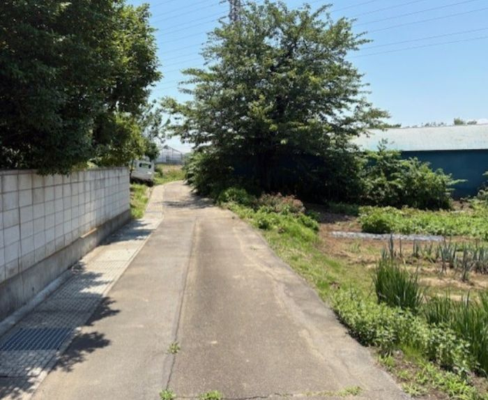 クレイドルガーデン前橋市朝倉町町第4　1号棟の前面道路含む現地写真|前面道路含む現地写真です。前面4.2Ｍ道路です。