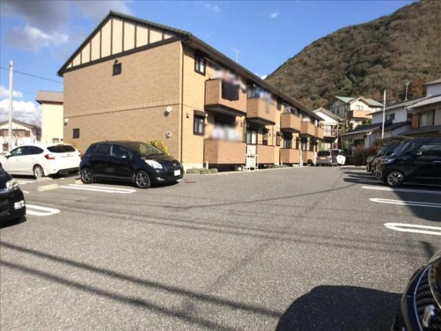 グランエトワール　メゾンの駐車場