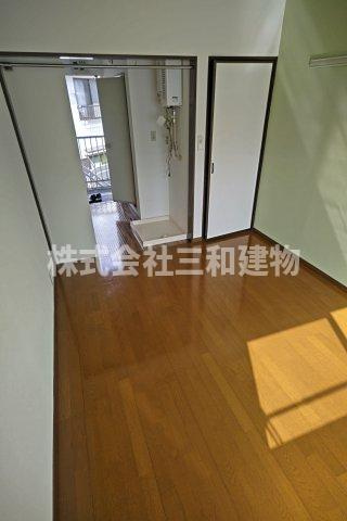 シャトルミサの内装