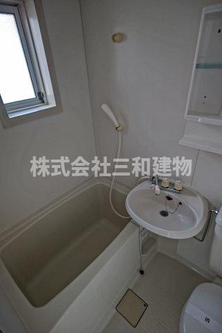 シャトルミサの浴室